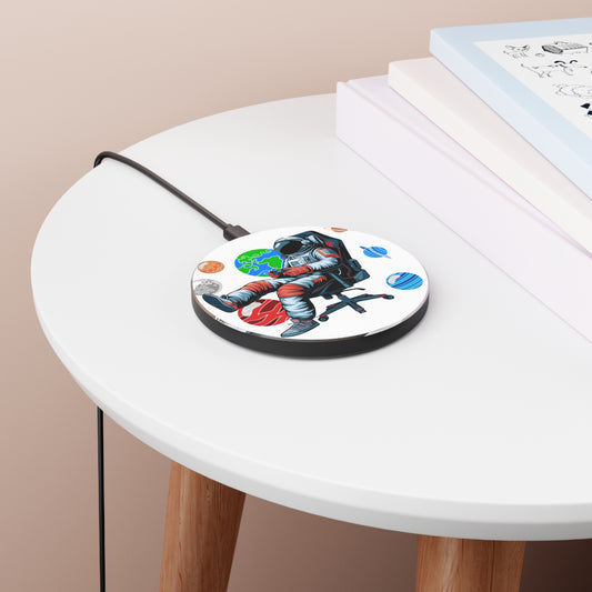 Astronaut Themed Fast Wireless Charger - Perfect for Gamers and Space Enthusiasts